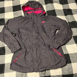 The North Face Rain Jacket Windbreaker. Size XL 18 girls
